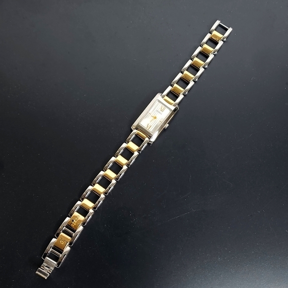 GUESS | TWO TONE WATCH - Picture 5 of 6